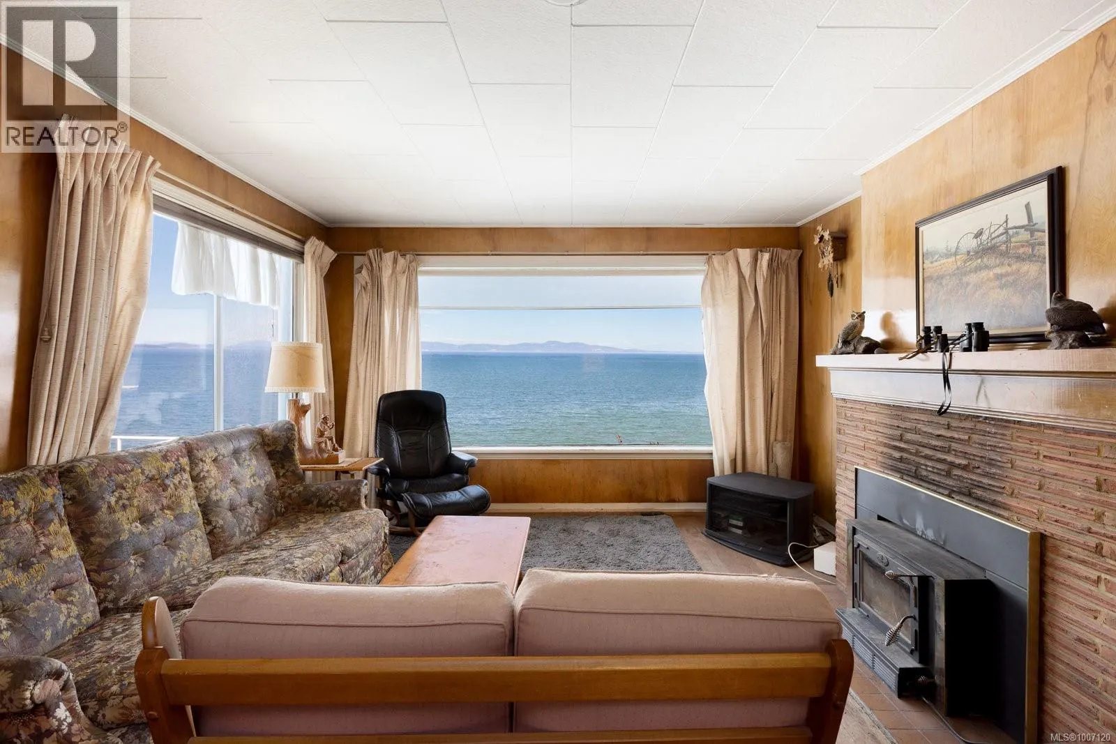 5015 Cordova Bay Rd