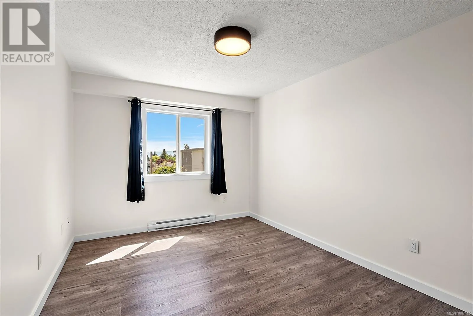 307 1124 Esquimalt Rd