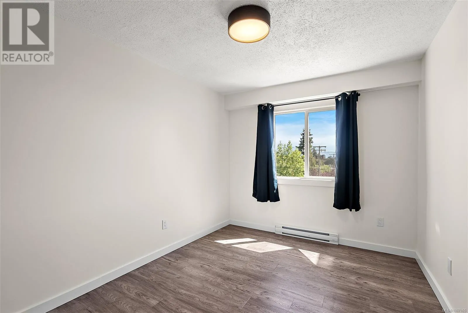 307 1124 Esquimalt Rd