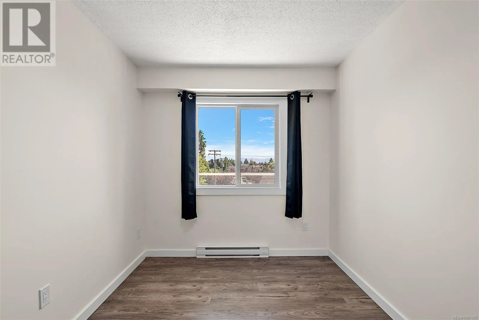 307 1124 Esquimalt Rd