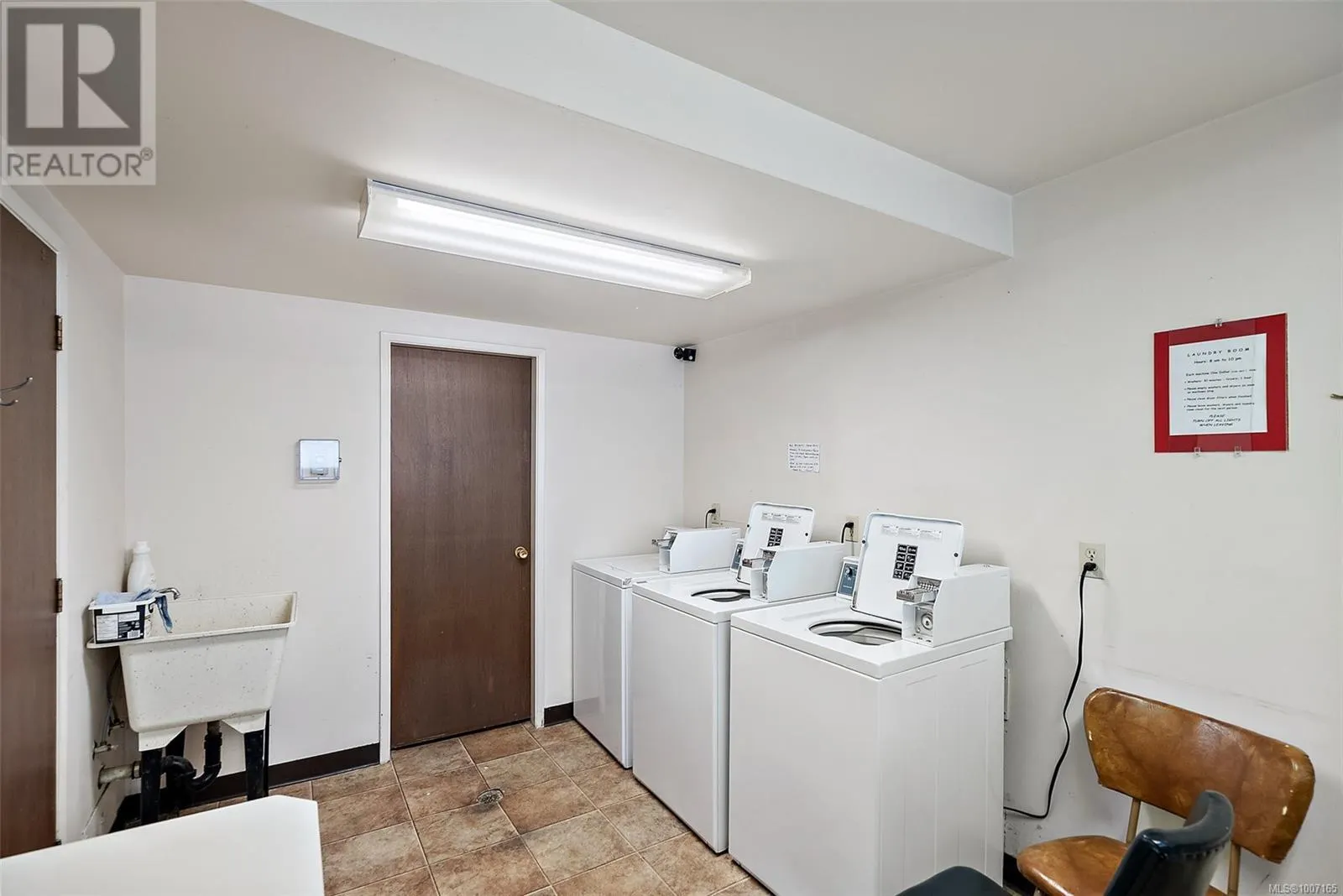 307 1124 Esquimalt Rd