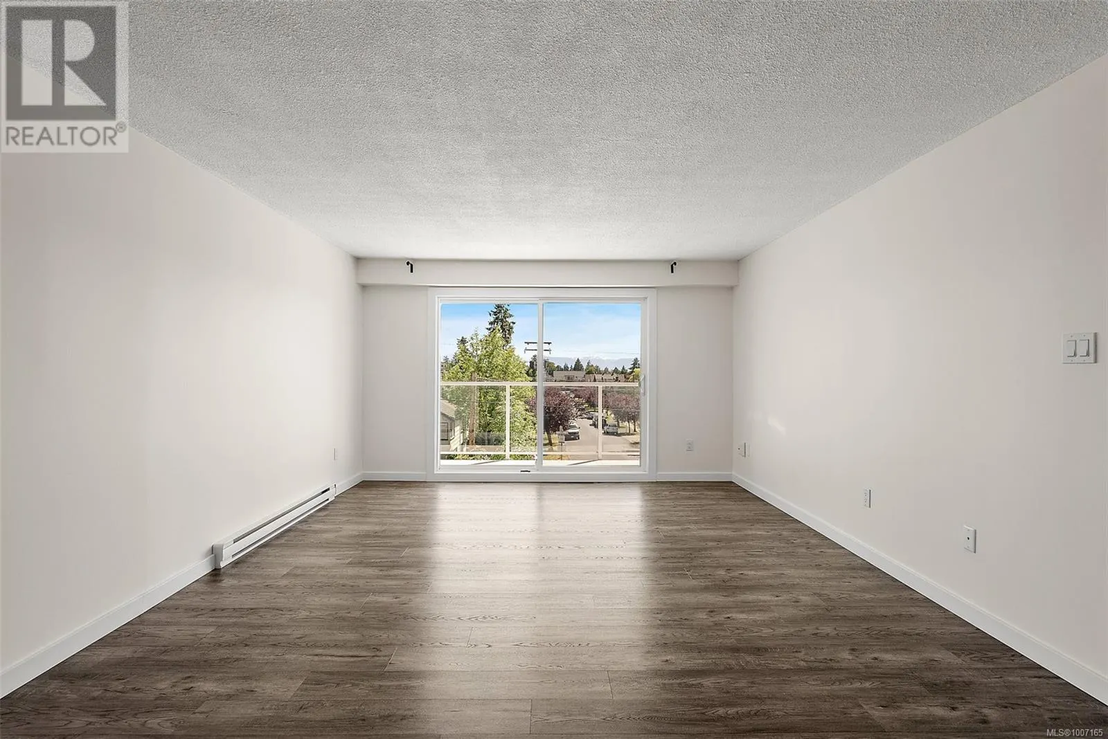 307 1124 Esquimalt Rd