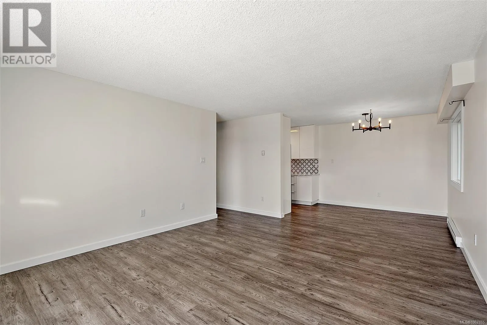 307 1124 Esquimalt Rd