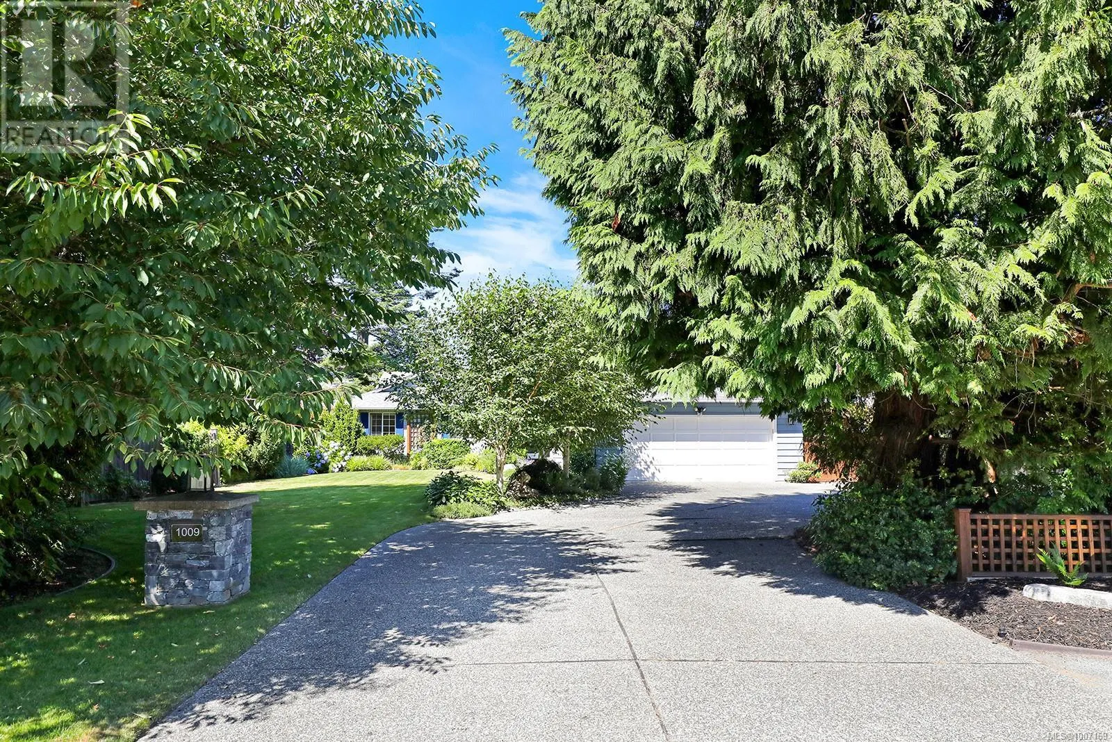 1009 Eaglecrest Dr