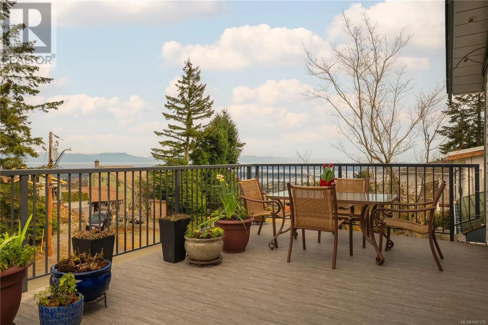 1247 Selkirk Dr