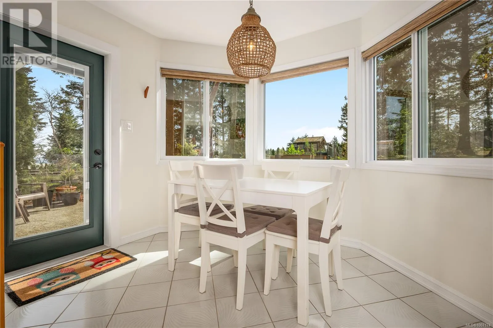 1247 Selkirk Dr