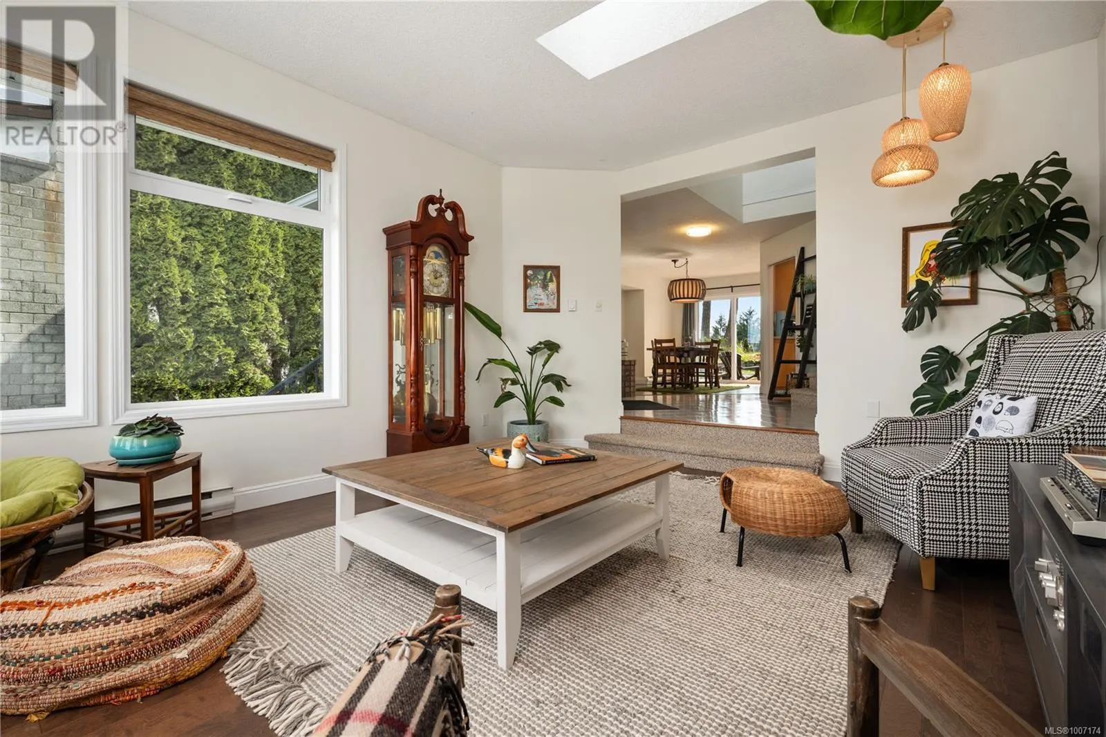 1247 Selkirk Dr