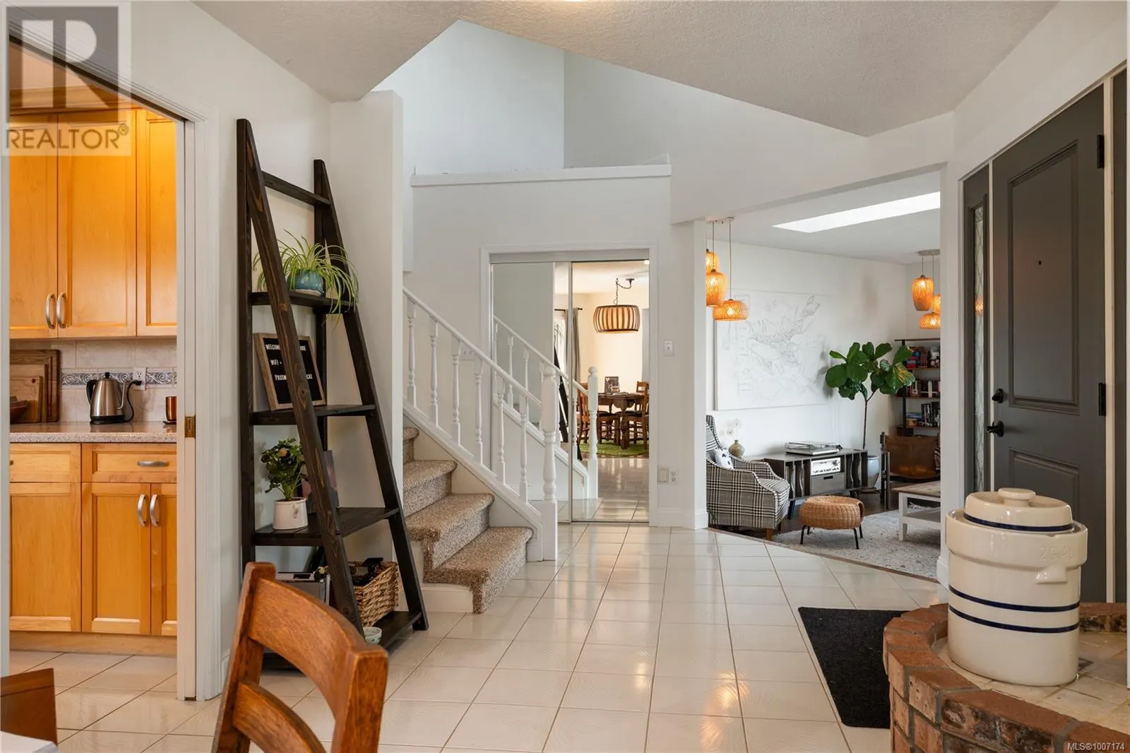 1247 Selkirk Dr