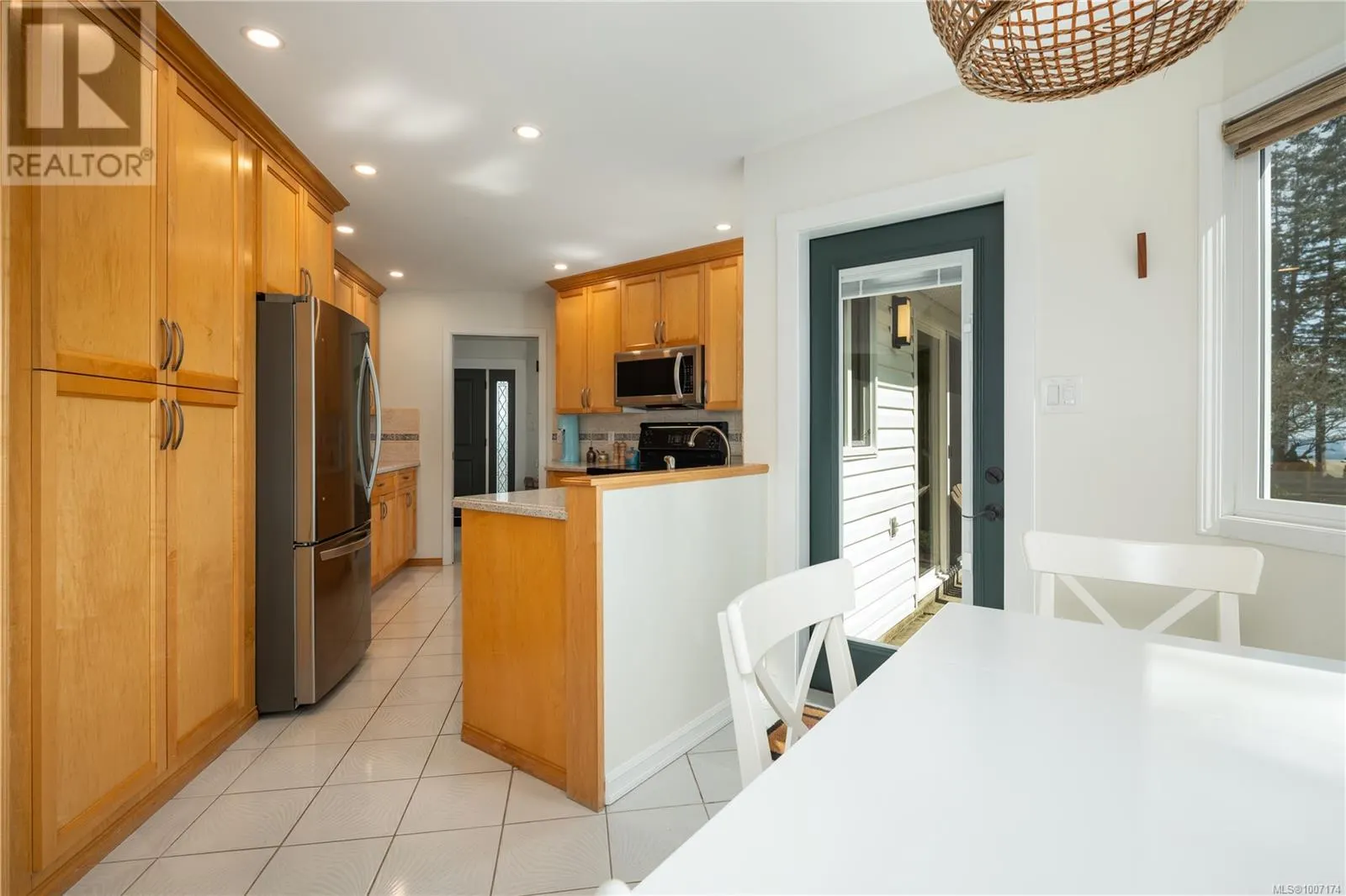 1247 Selkirk Dr