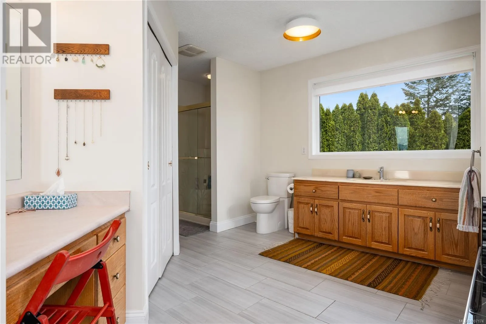 1247 Selkirk Dr