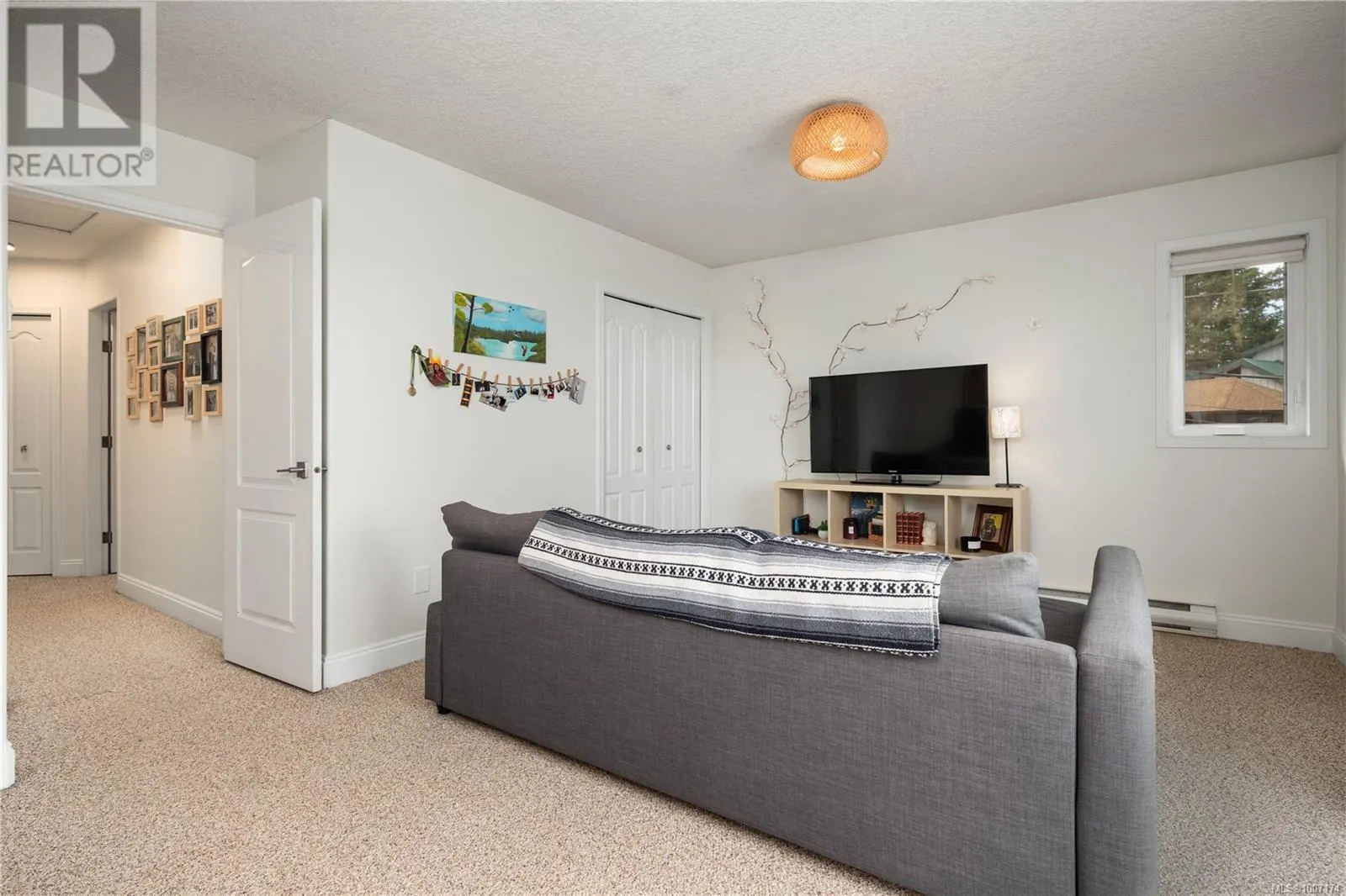 1247 Selkirk Dr
