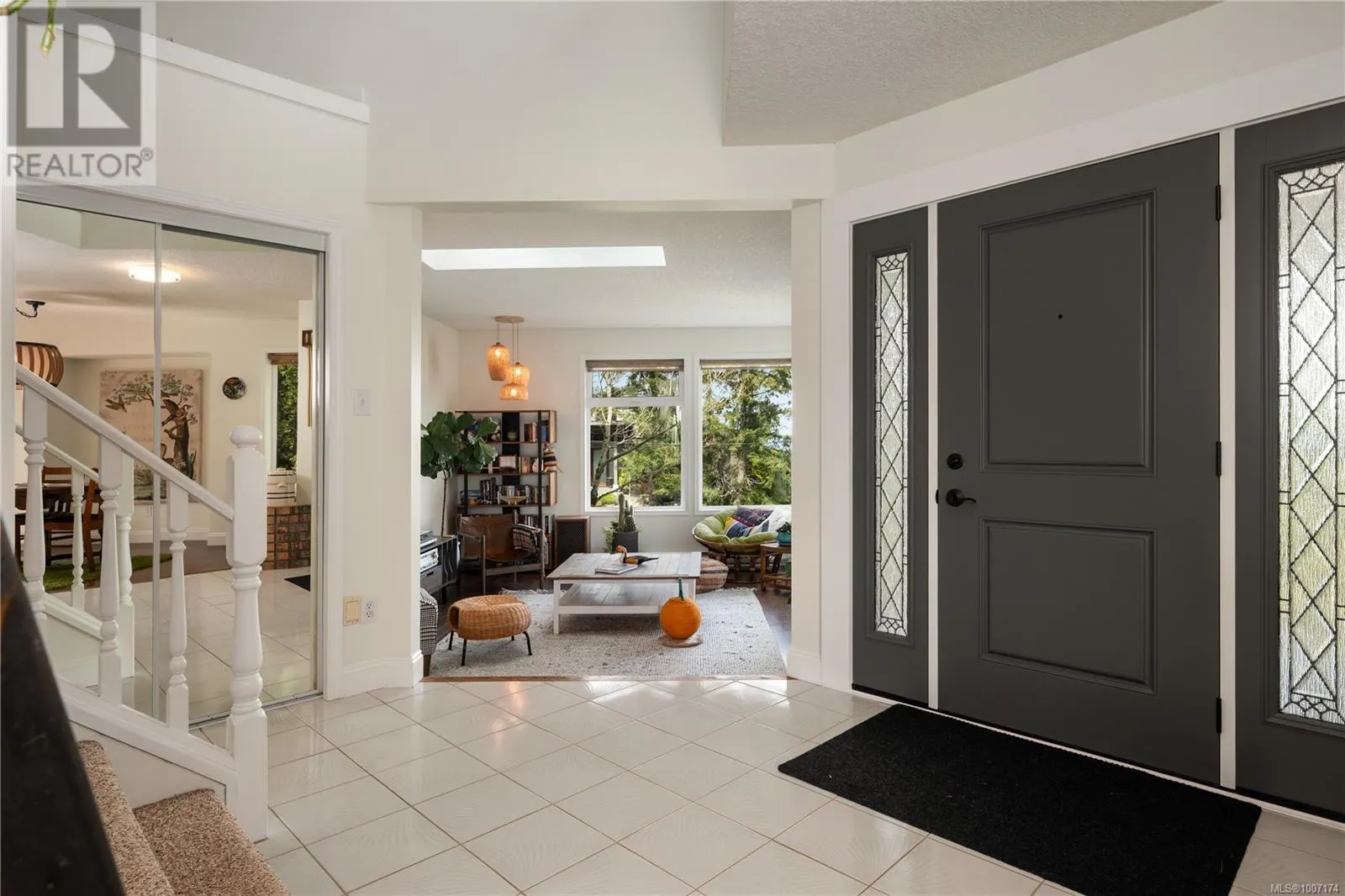 1247 Selkirk Dr