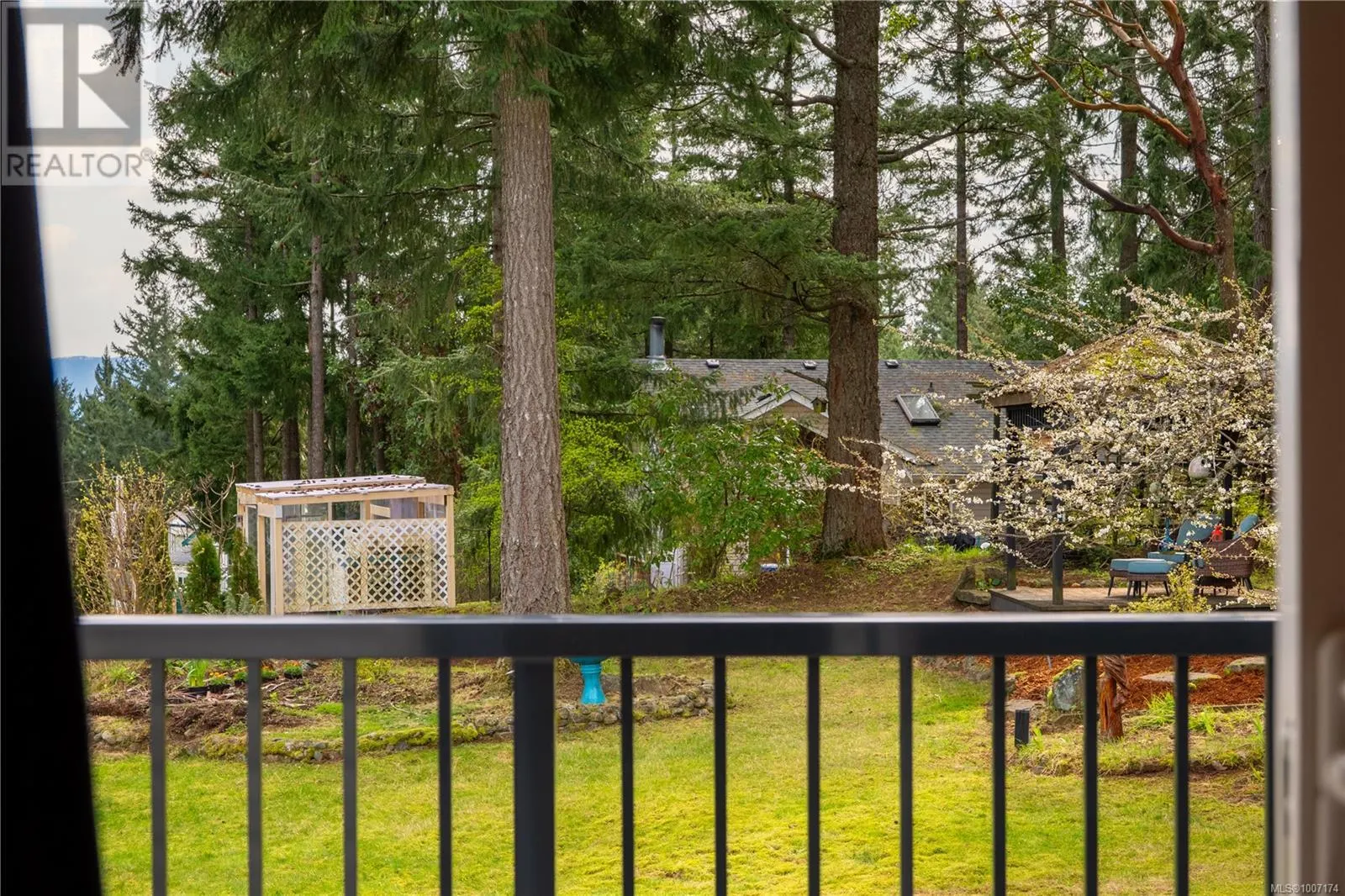1247 Selkirk Dr