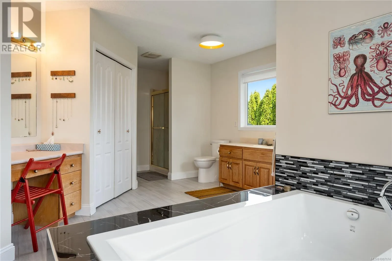 1247 Selkirk Dr
