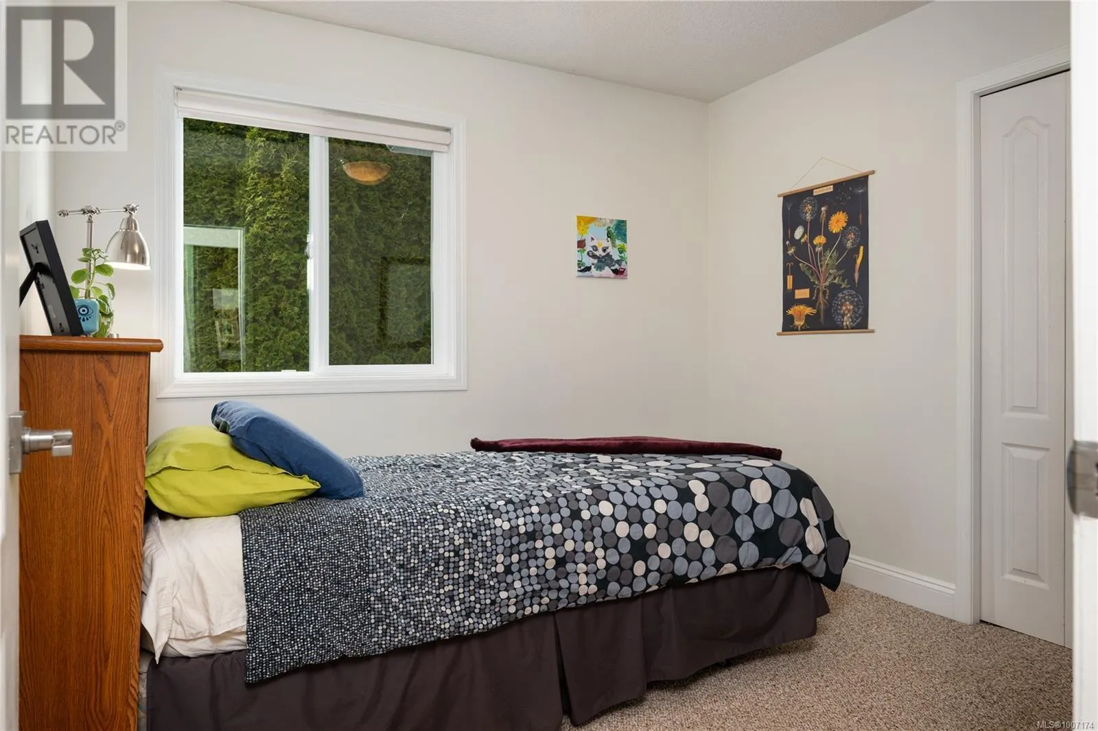 1247 Selkirk Dr