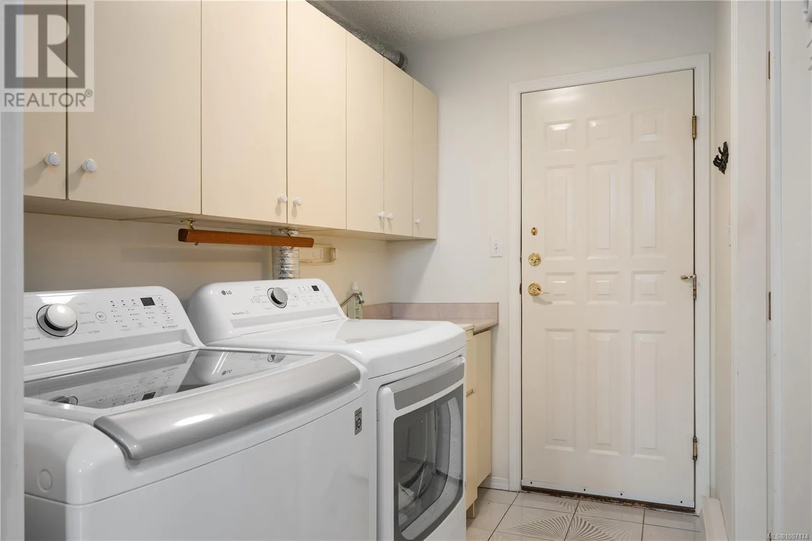 1247 Selkirk Dr
