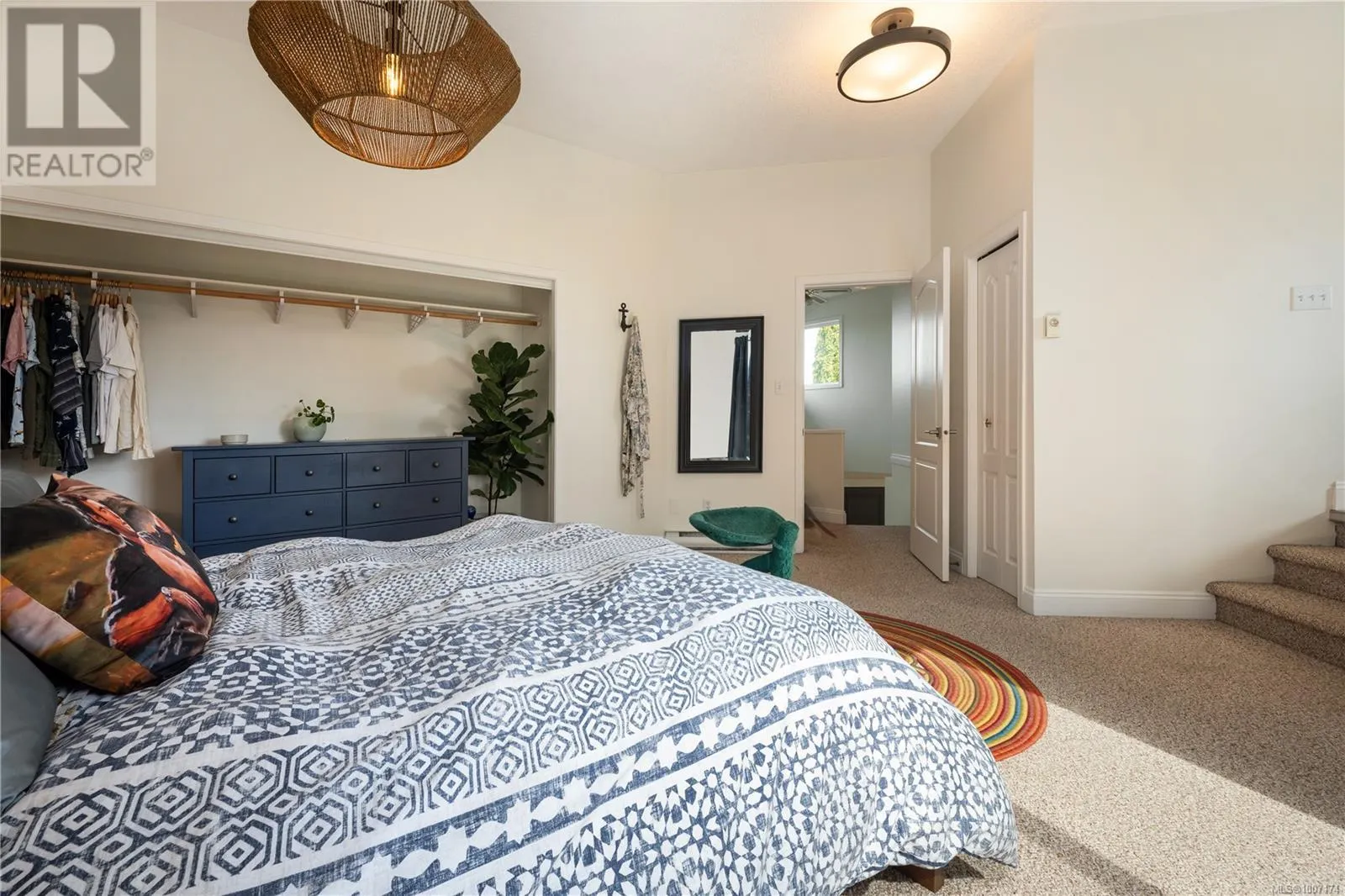1247 Selkirk Dr