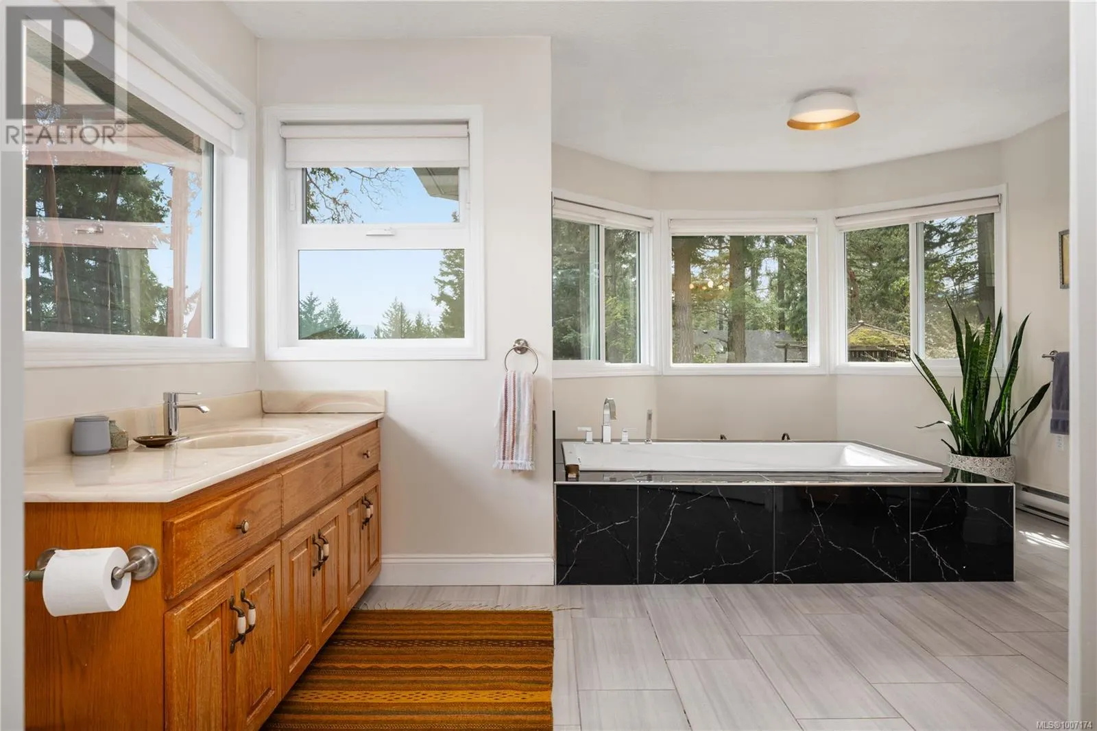 1247 Selkirk Dr