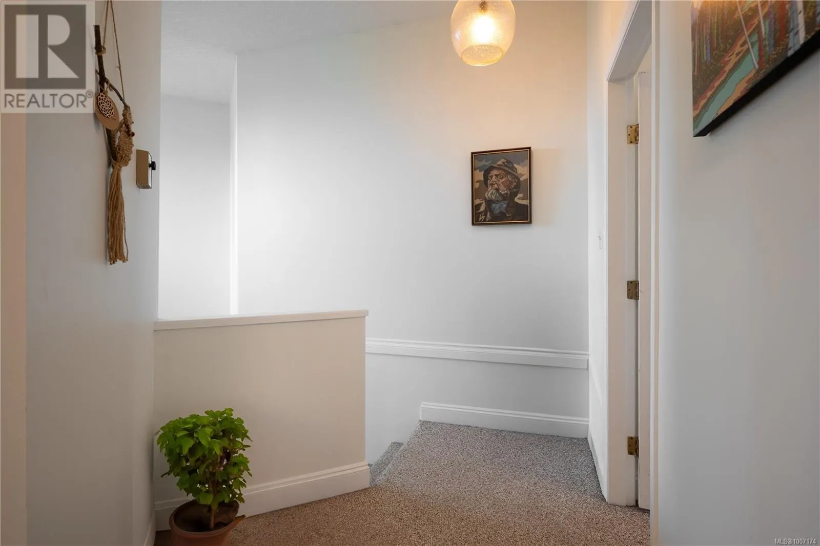 1247 Selkirk Dr