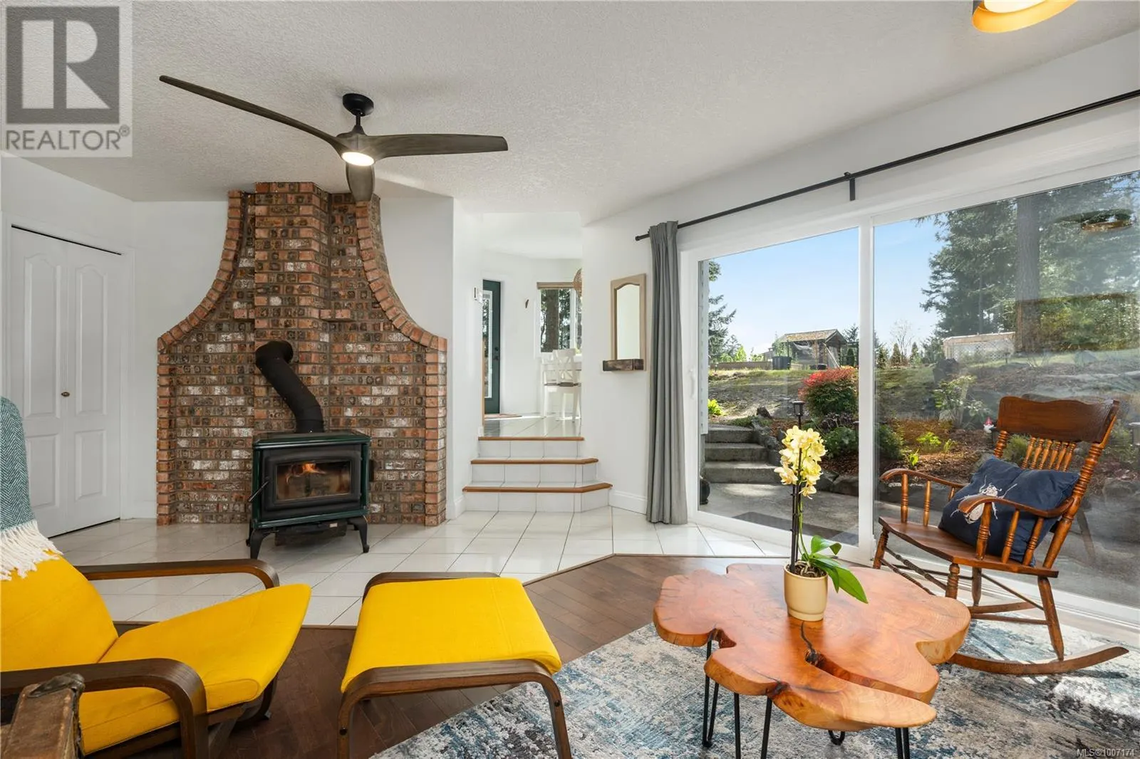 1247 Selkirk Dr