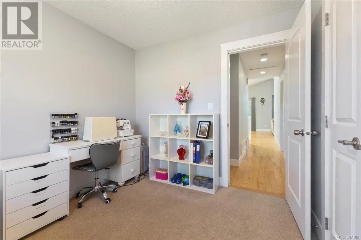 627 Sarum Rise Way
