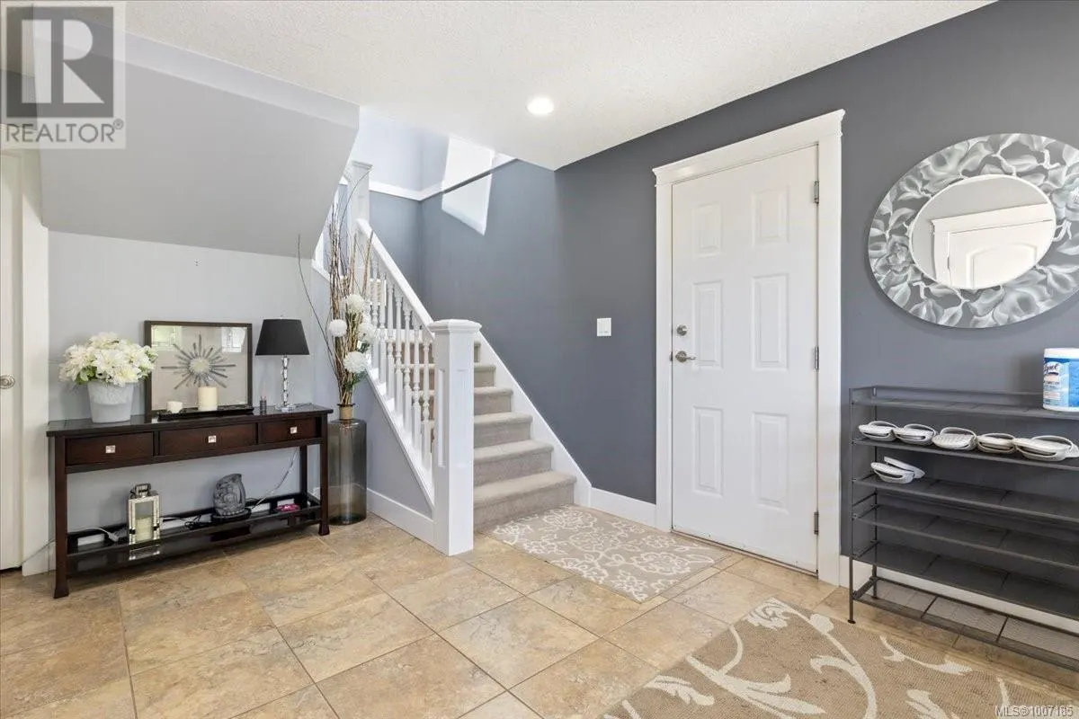 627 Sarum Rise Way