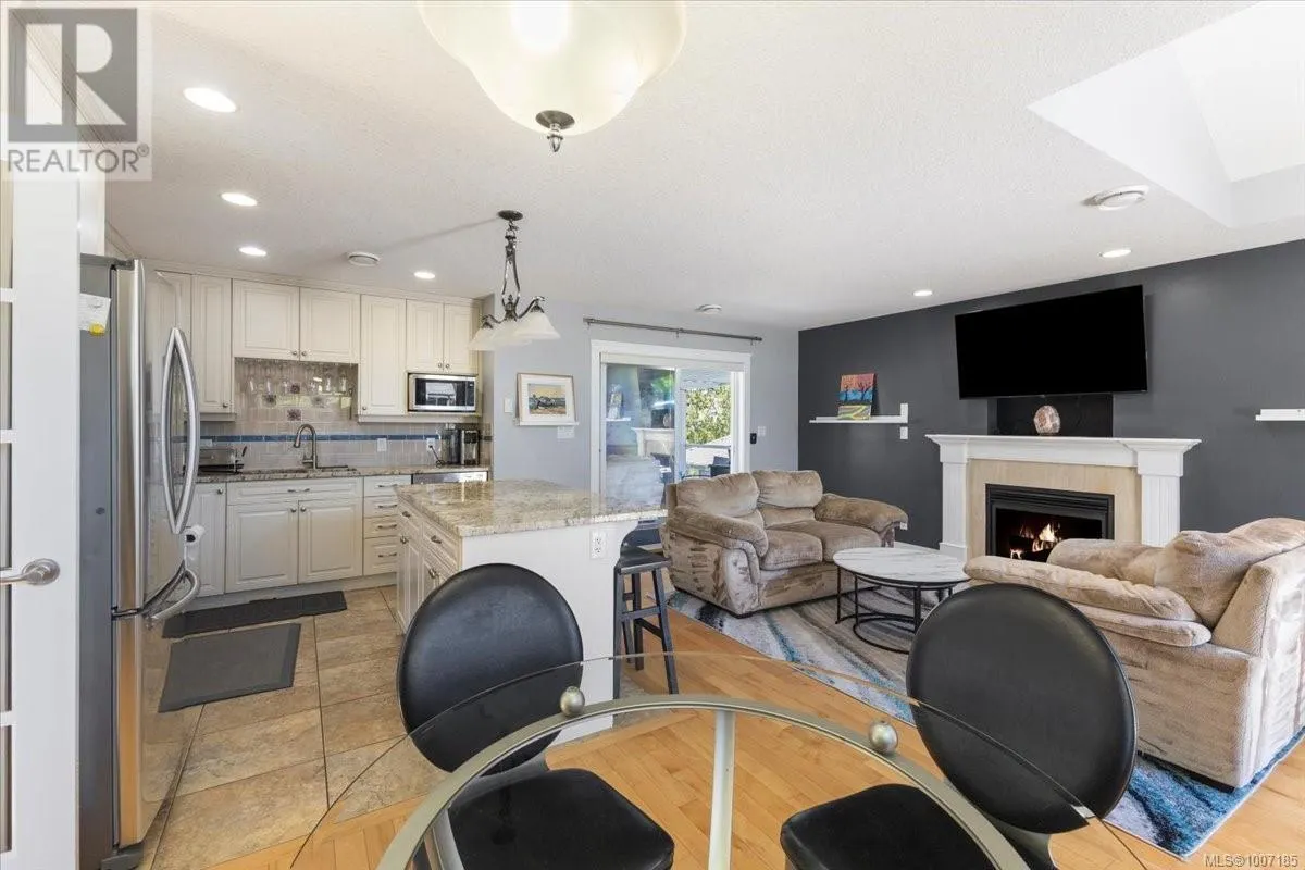 627 Sarum Rise Way