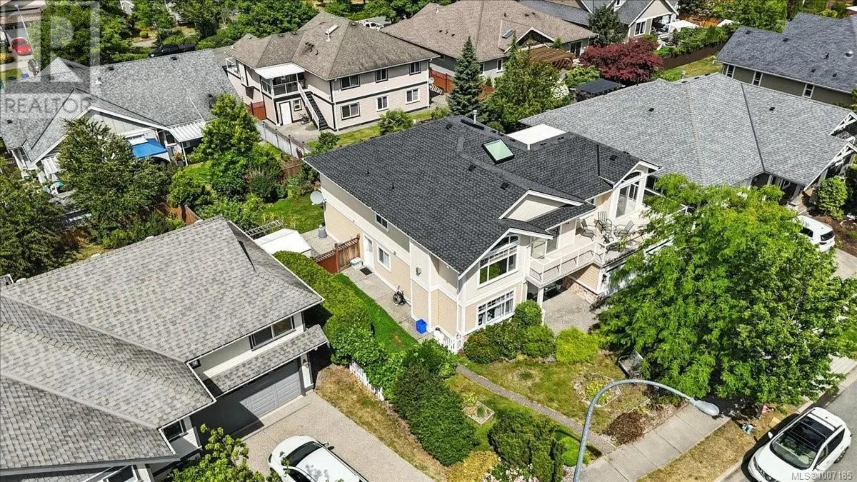 627 Sarum Rise Way