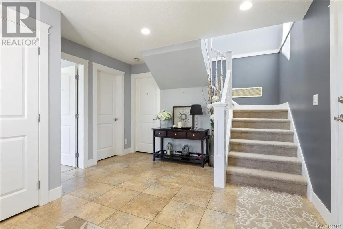 627 Sarum Rise Way