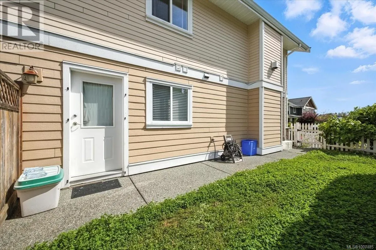 627 Sarum Rise Way