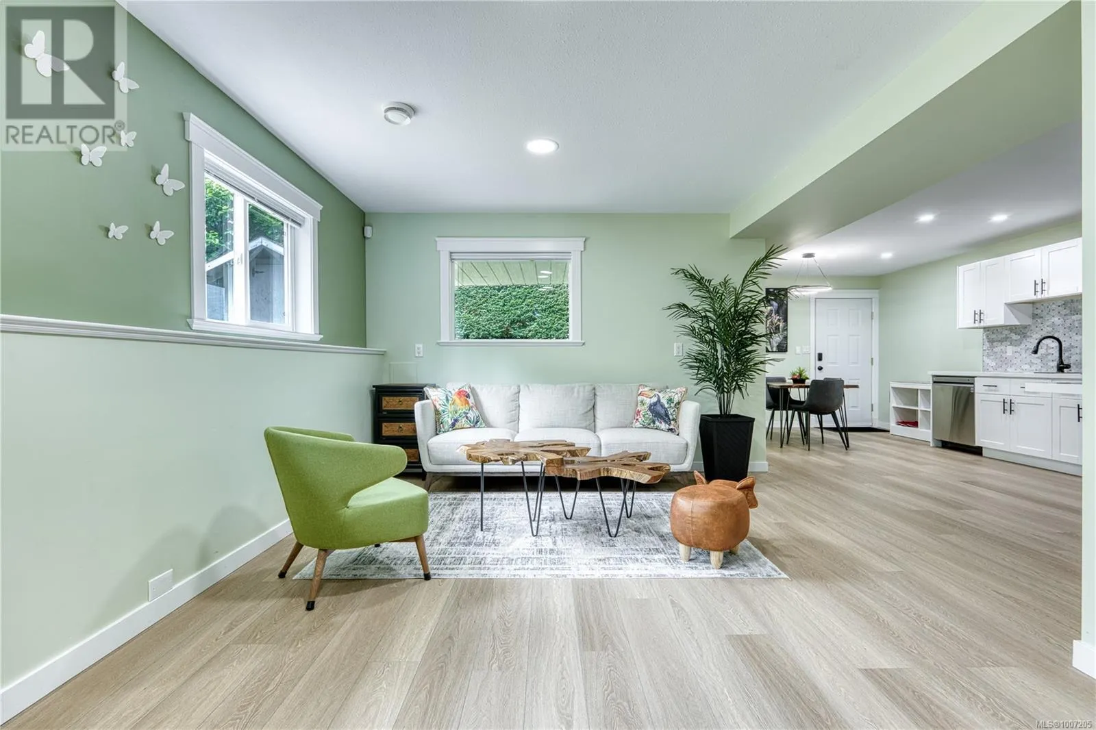 6381 Icarus Dr
