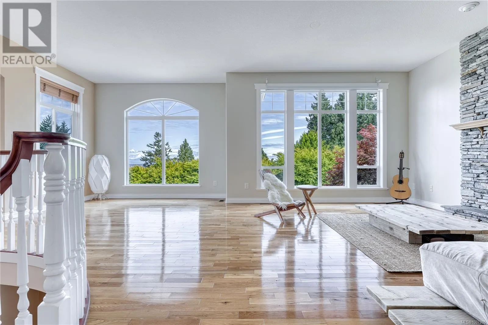 6381 Icarus Dr