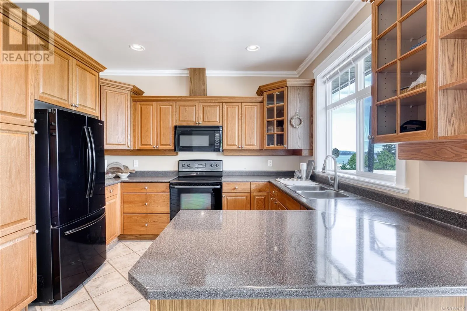 6381 Icarus Dr