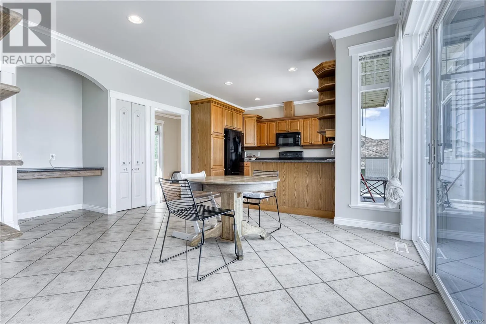 6381 Icarus Dr