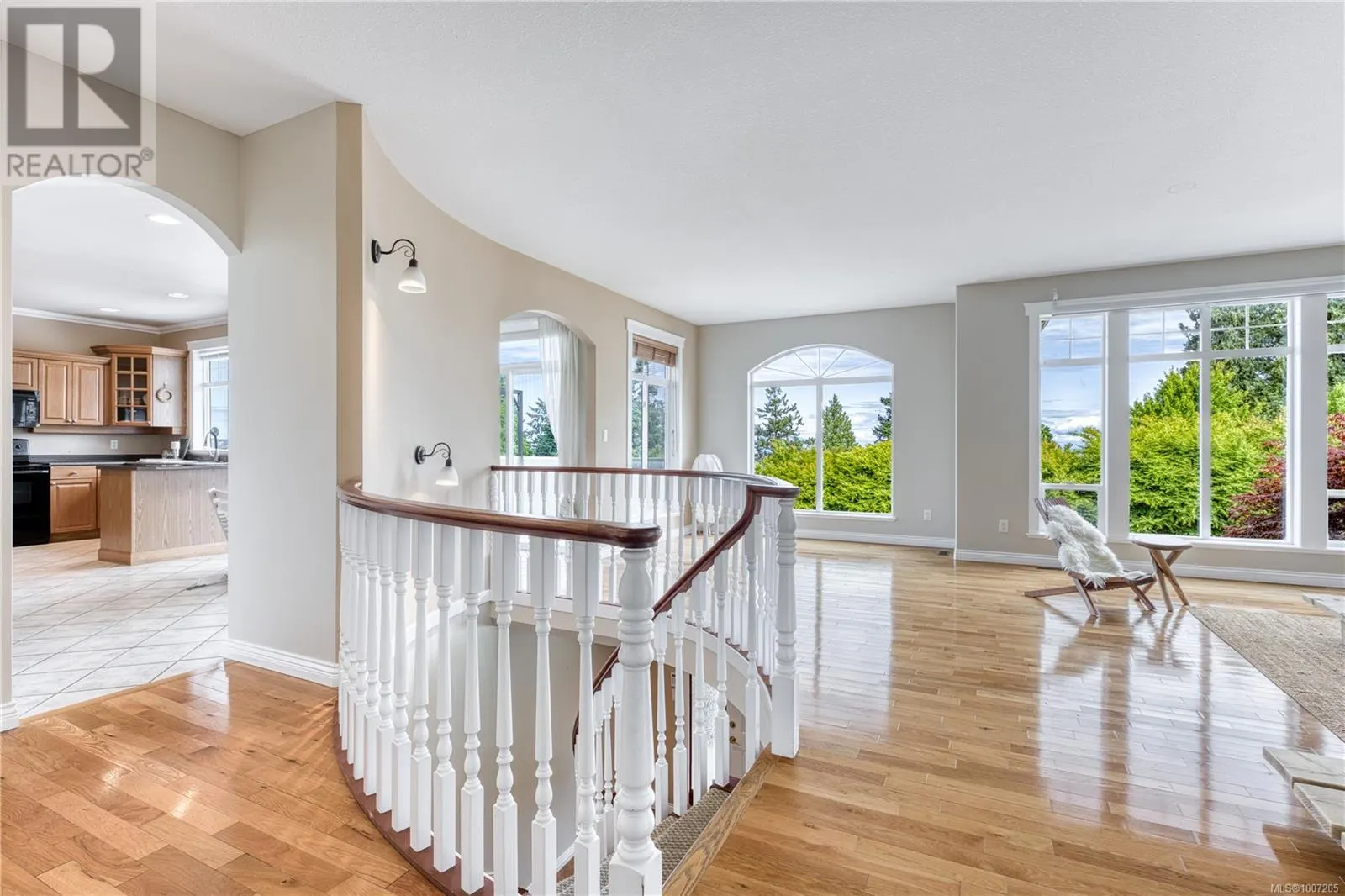 6381 Icarus Dr