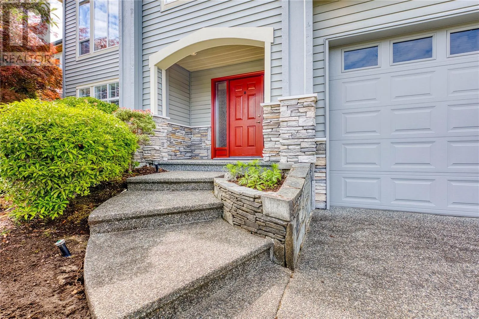 6381 Icarus Dr