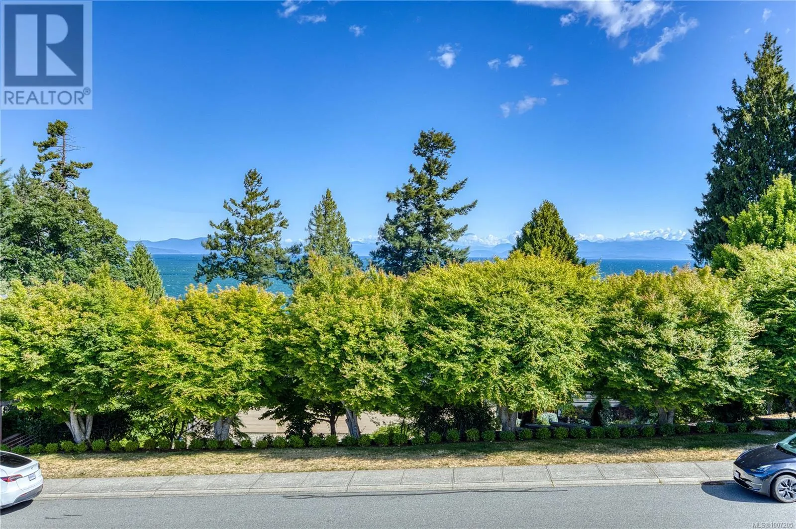 6381 Icarus Dr