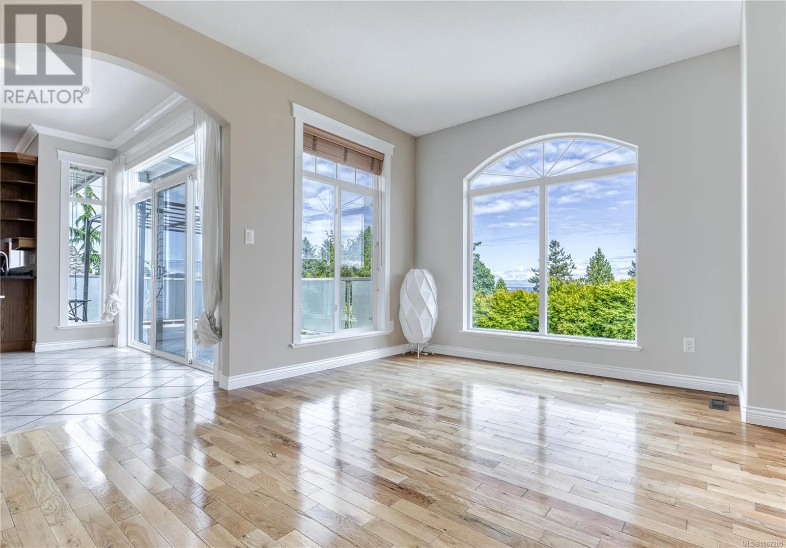 6381 Icarus Dr