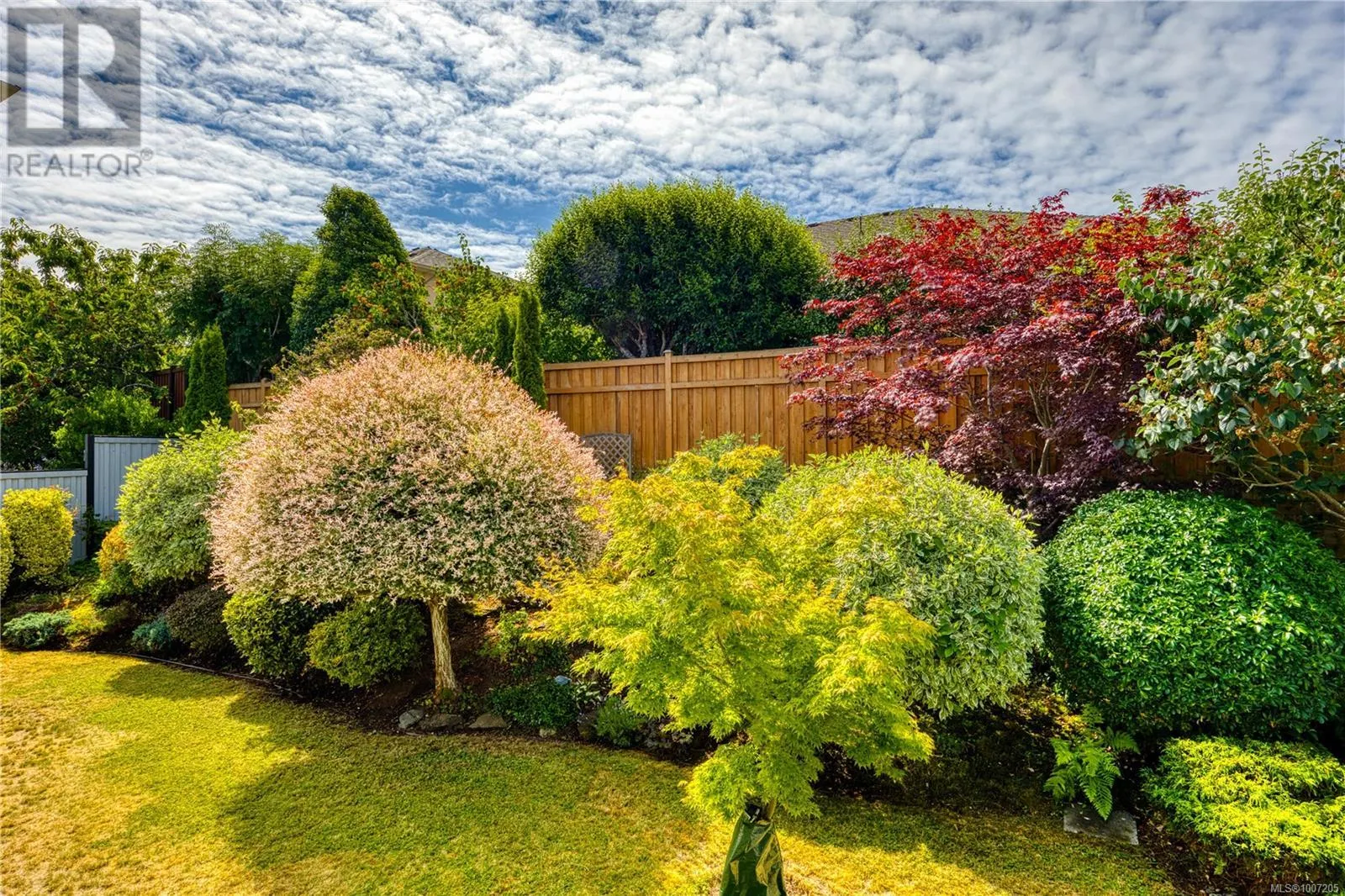 6381 Icarus Dr