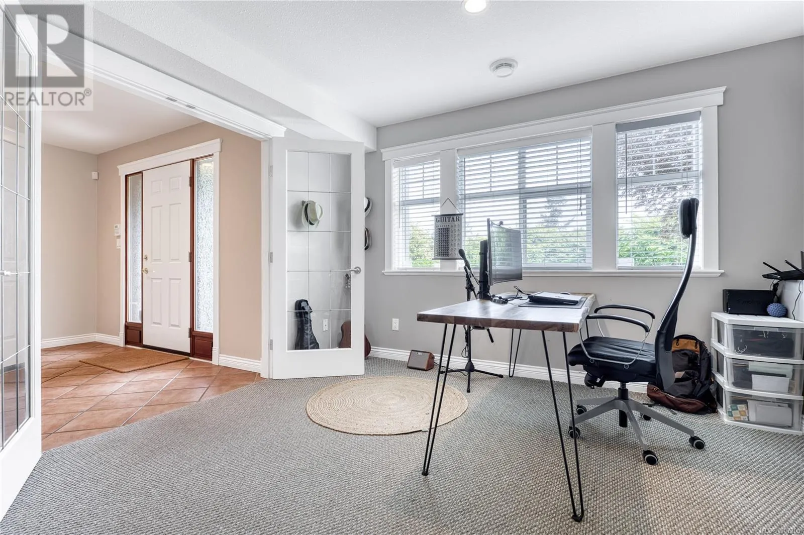 6381 Icarus Dr