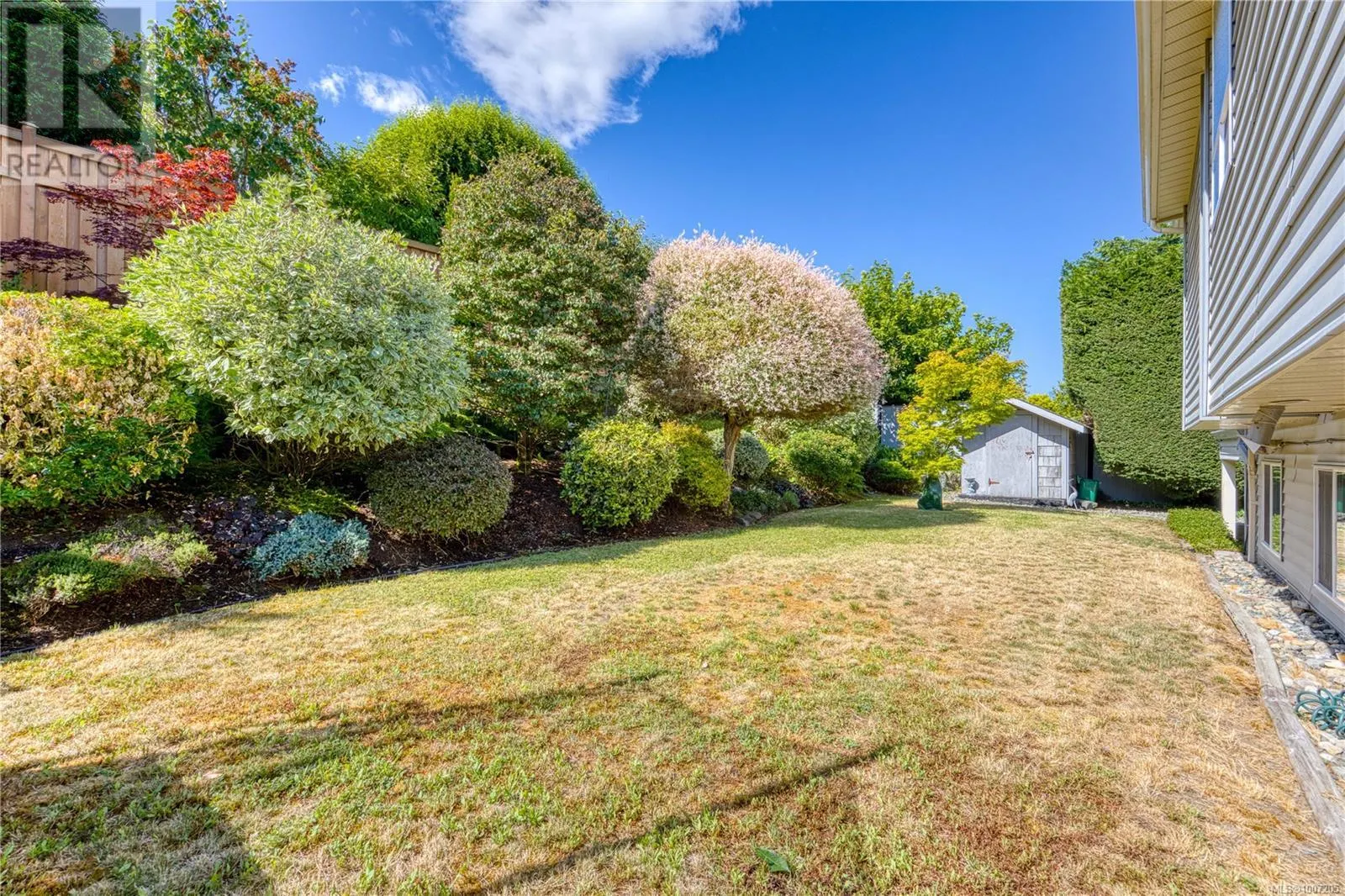 6381 Icarus Dr
