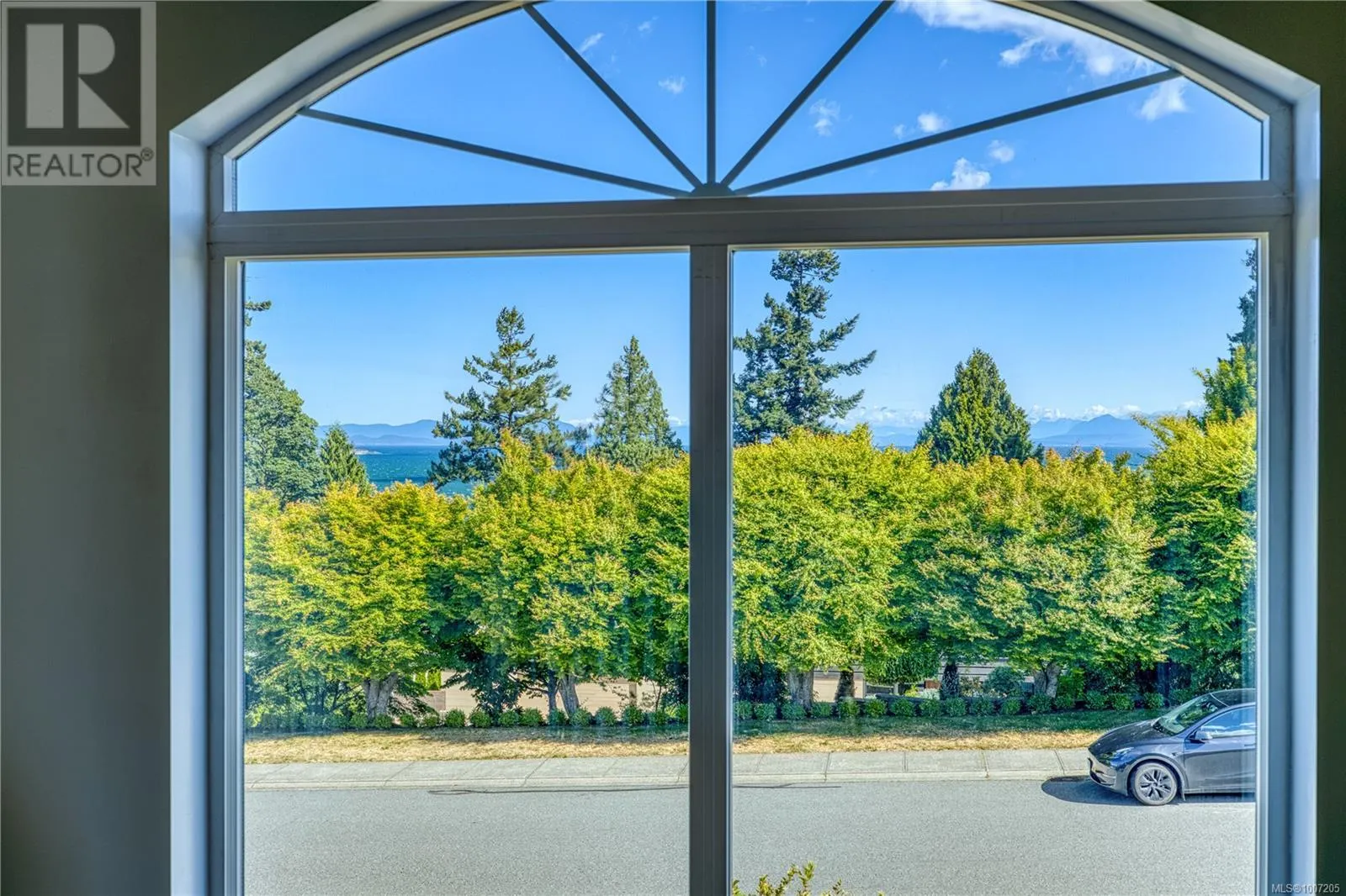 6381 Icarus Dr