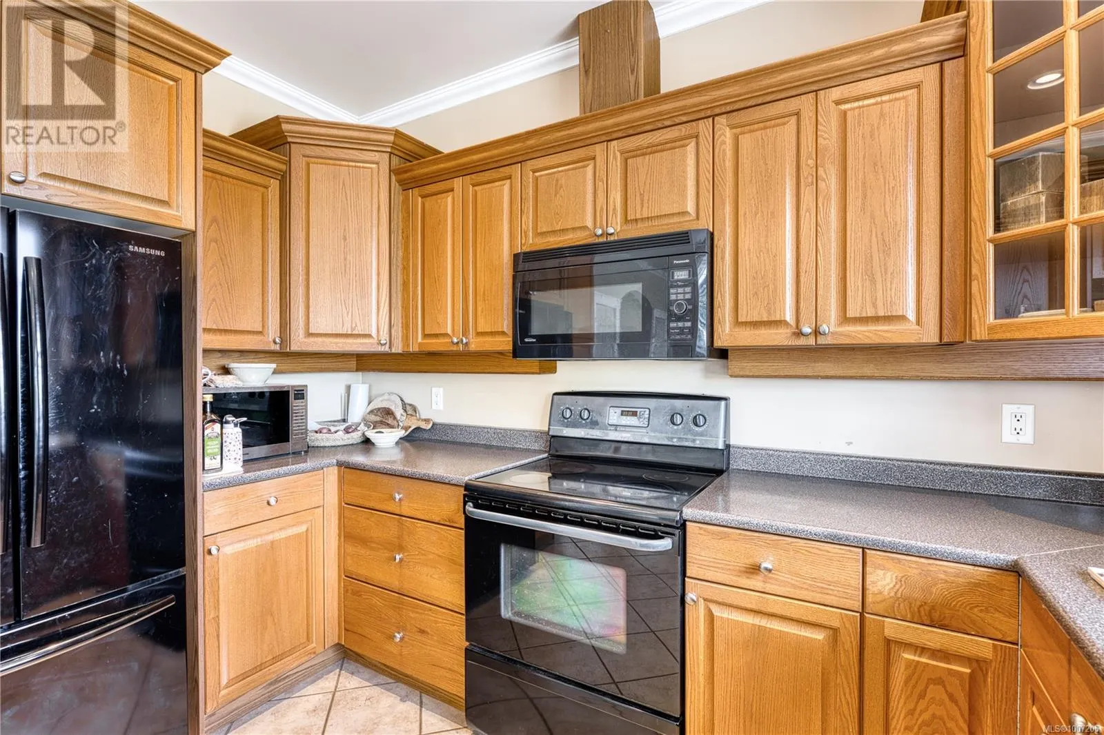 6381 Icarus Dr