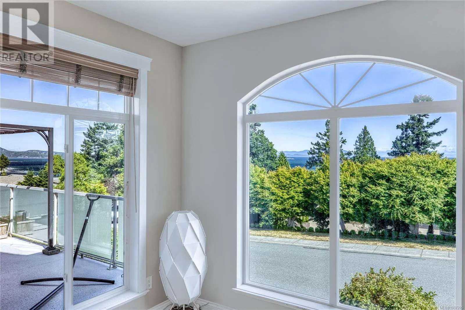 6381 Icarus Dr