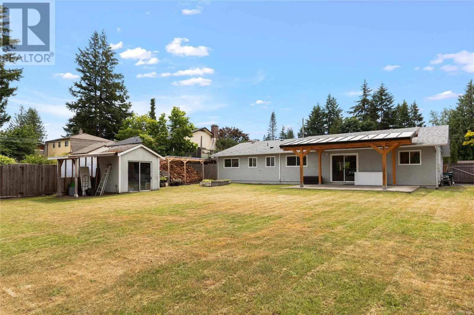 585 Tamarack Dr