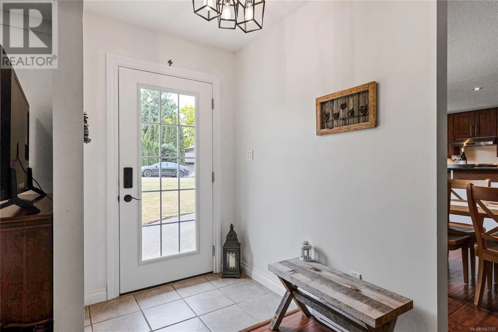 585 Tamarack Dr