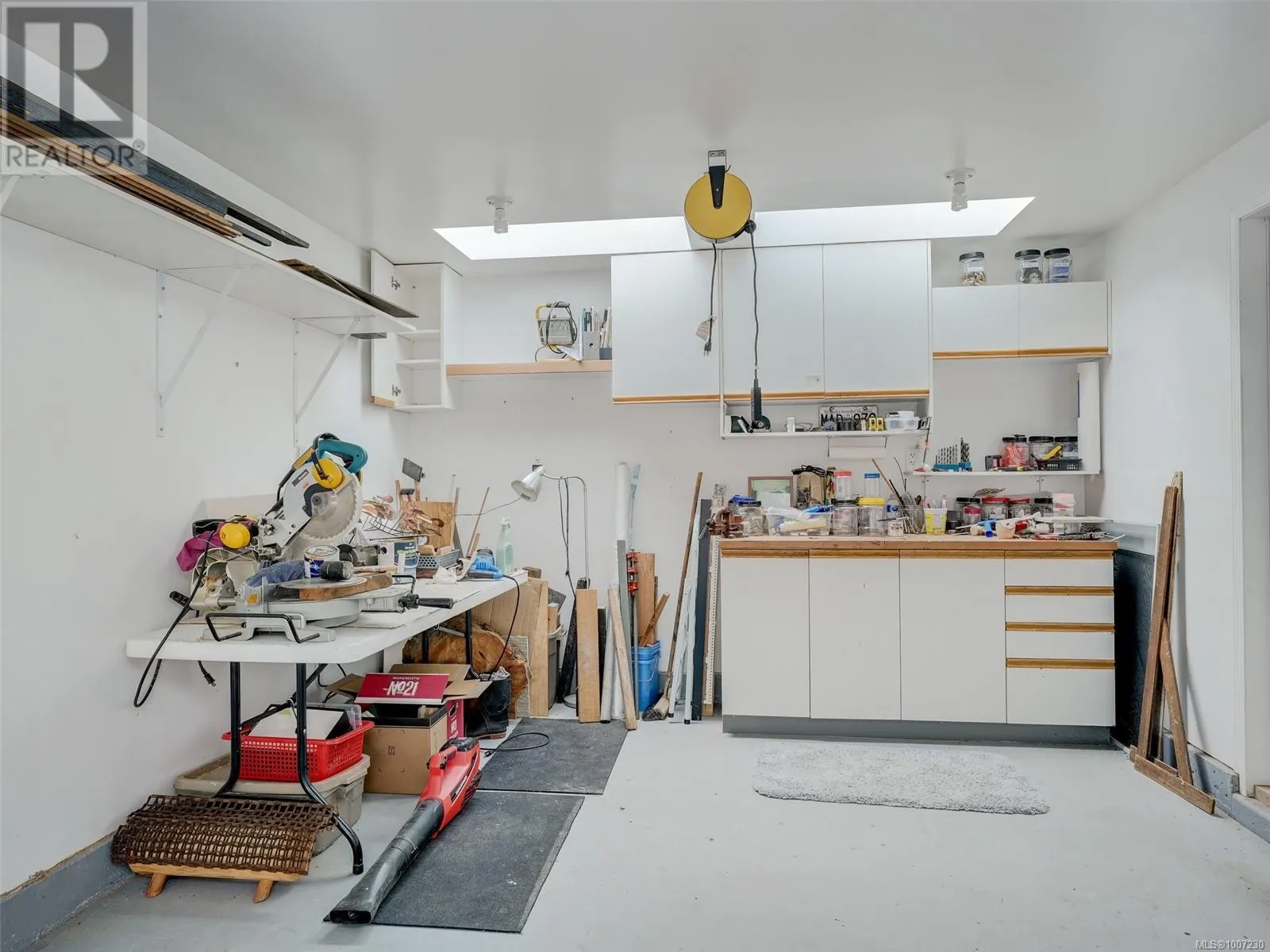 10189 West Saanich Rd
