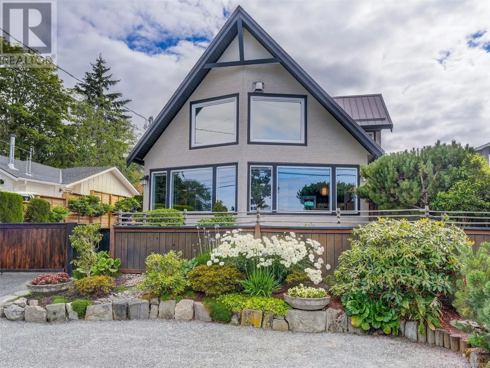 10189 West Saanich Rd
