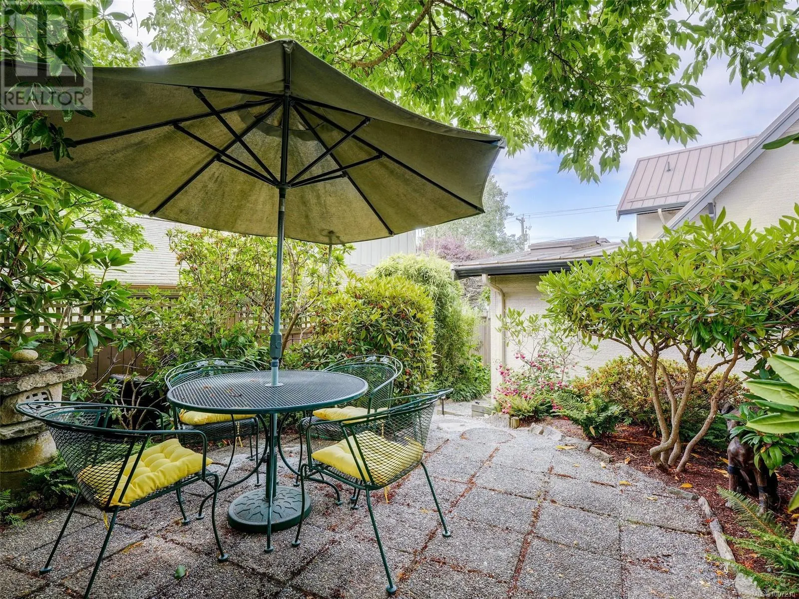 10189 West Saanich Rd