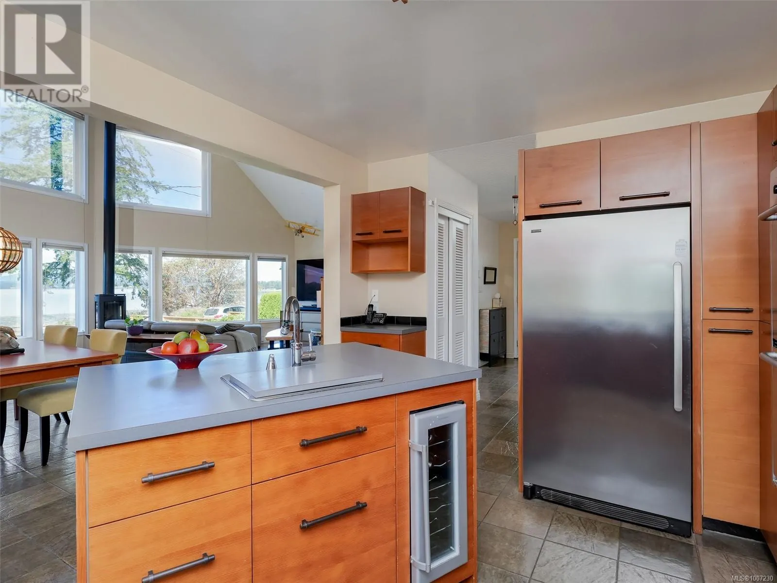 10189 West Saanich Rd